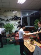 越達彩印召開年中總結(jié)會議