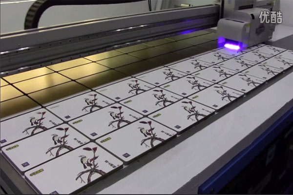 越達彩印制作鐵質禮盒樣品打樣全過程