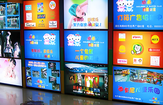 打印燈箱片用什么機(jī)器設(shè)備？